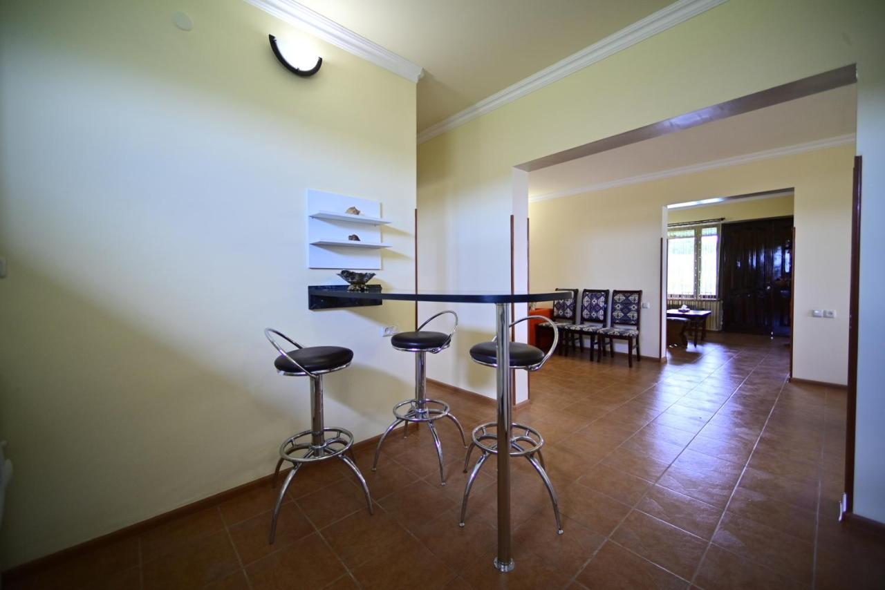 Sevan Tarsus Guesthouse Tsovazard Luaran gambar